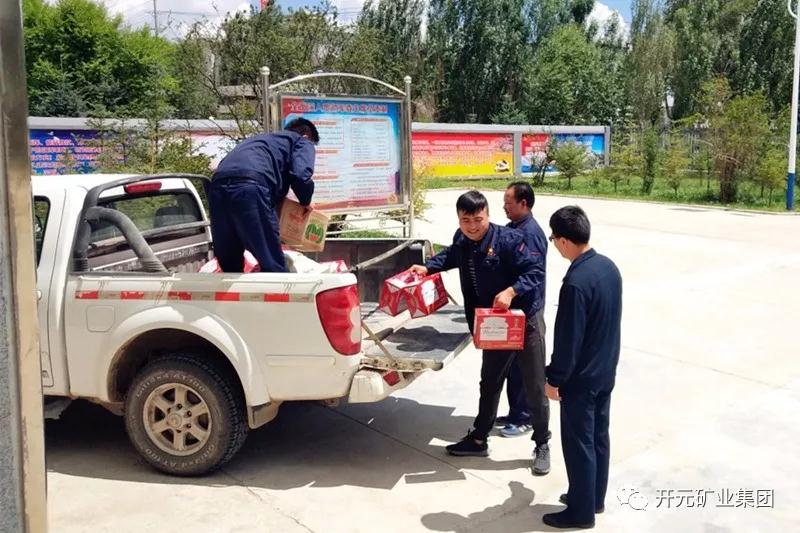 一家親│興海銅鑫慰問部隊(duì)官兵，共話軍企團(tuán)結(jié)魚水情